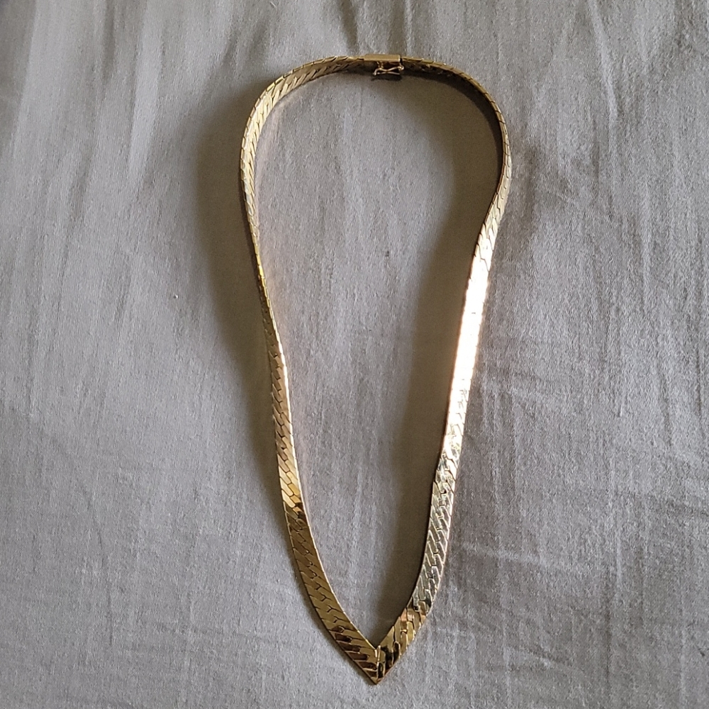 14kt Yellow Gold Herringbone Link Choker Necklace.